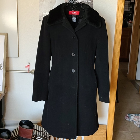 Anne Klein Jackets & Blazers - Ann Klein Wool Blend Coat/faux fur collar